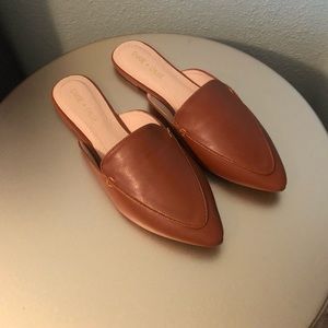 New Chase & Chloe Brown Closed Toe Flat Shoes